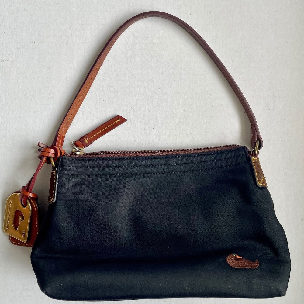 Vintage Y2K Dooney & Bourke pochette black nylon and leather